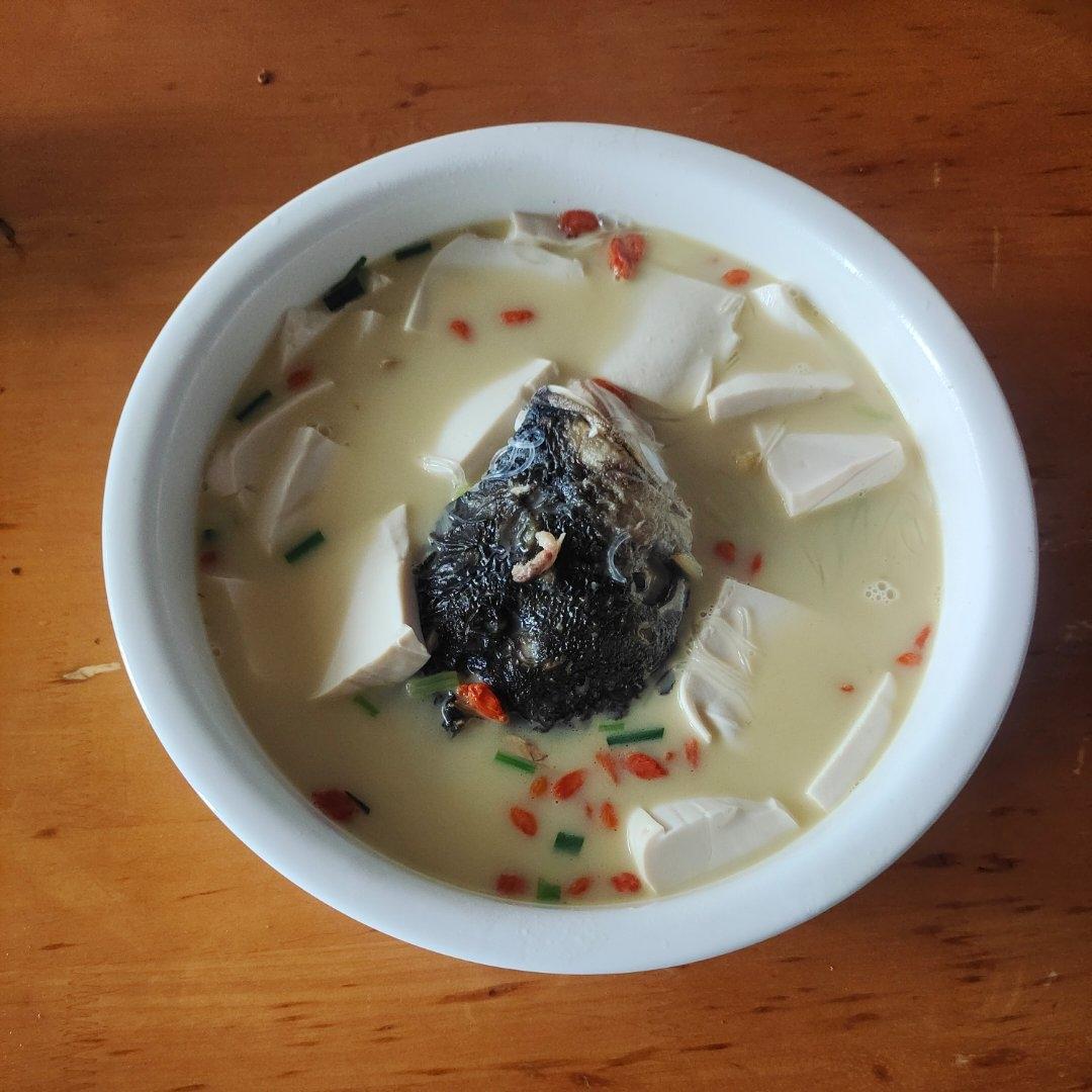 鱼头豆腐汤