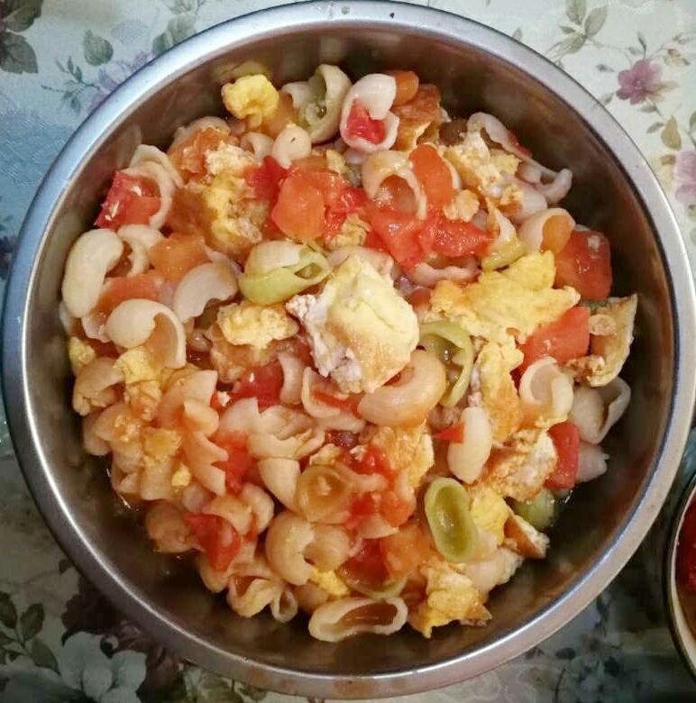 超简单的西红柿鸡蛋炒猫耳面的做法