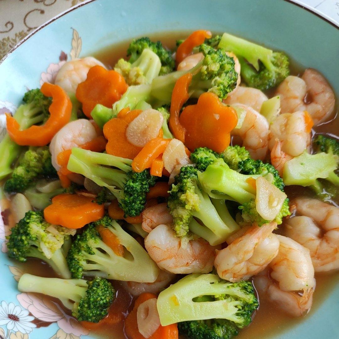 西兰花胡萝卜炒虾仁