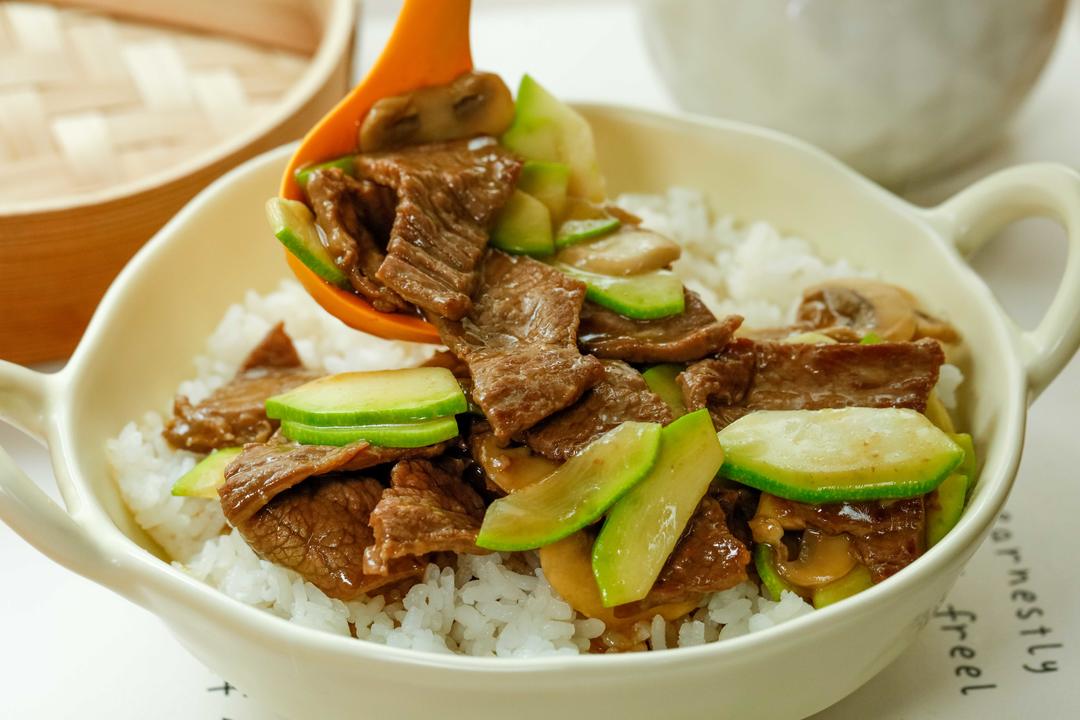 口蘑西葫芦炒牛肉【宝宝辅食】