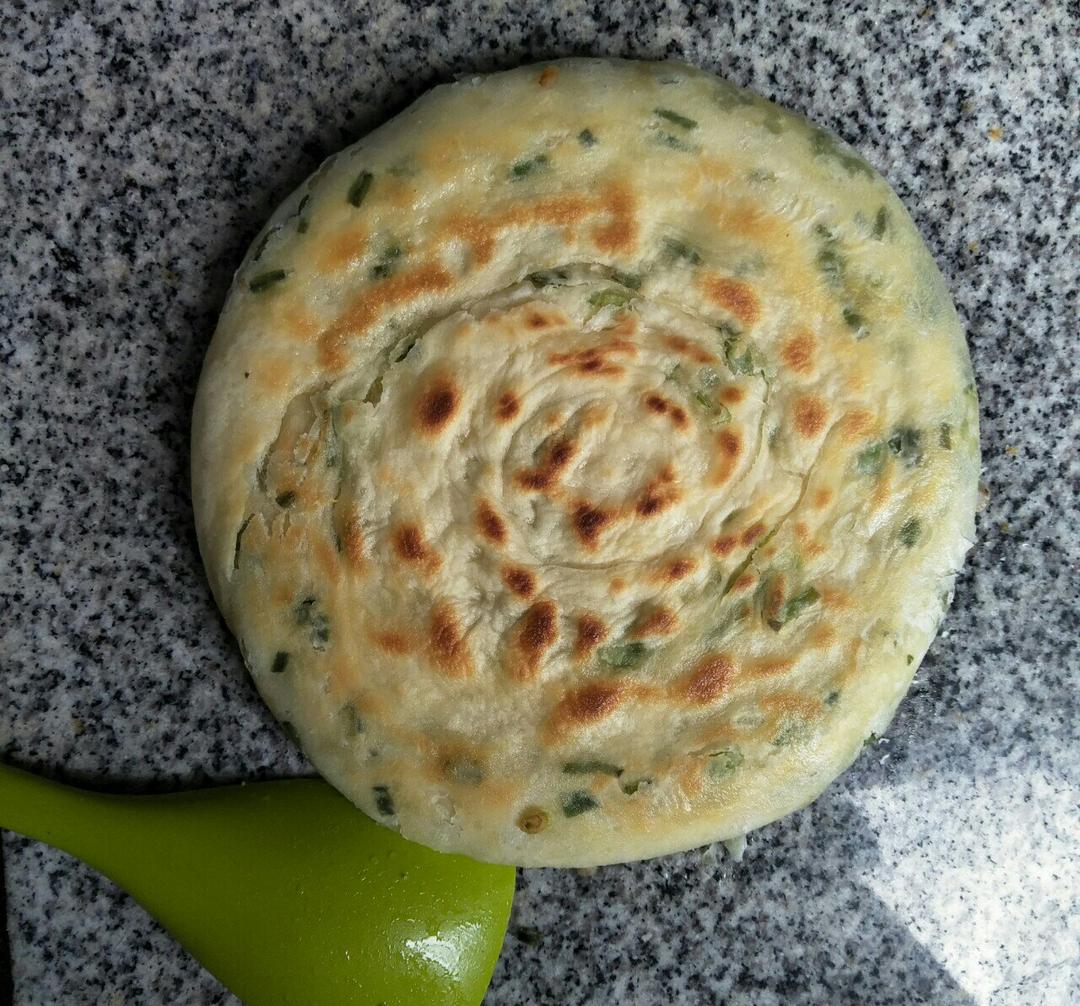 发面葱油饼 星际180做的发面葱油饼 赞                  发面葱油饼