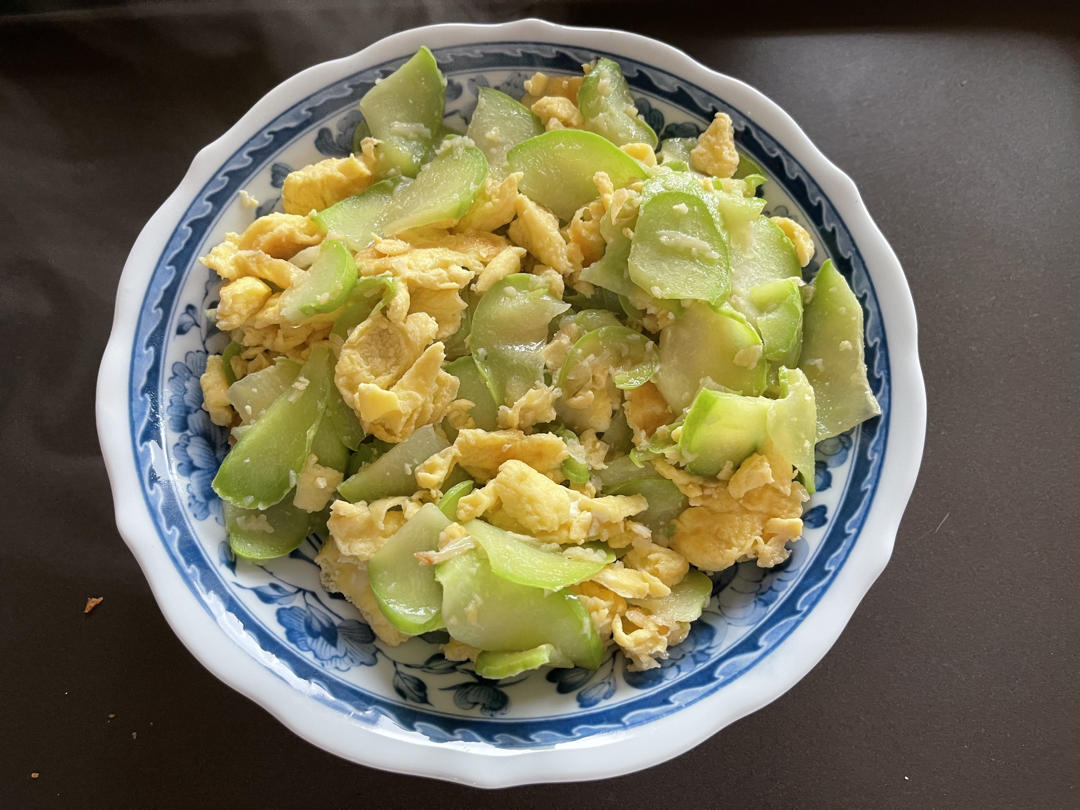 佛手瓜炒鸡蛋:补钙补锌，适合减肥时吃的快手菜