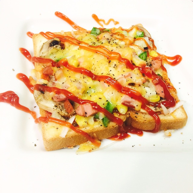 吐司太阳蛋披萨