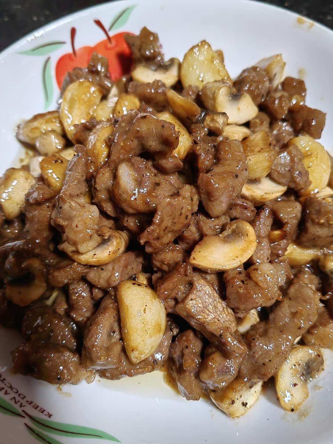 好吃到舔盘的蒜香黑椒牛肉粒
