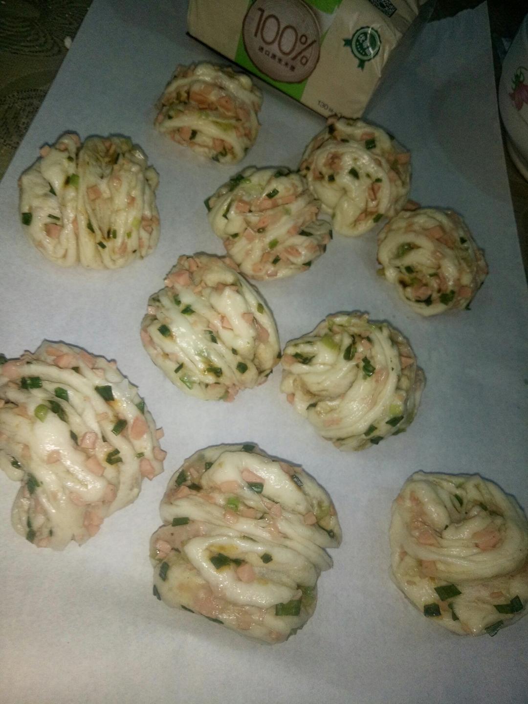 最好吃的火腿葱香花卷—附让葱不变黄的小窍门