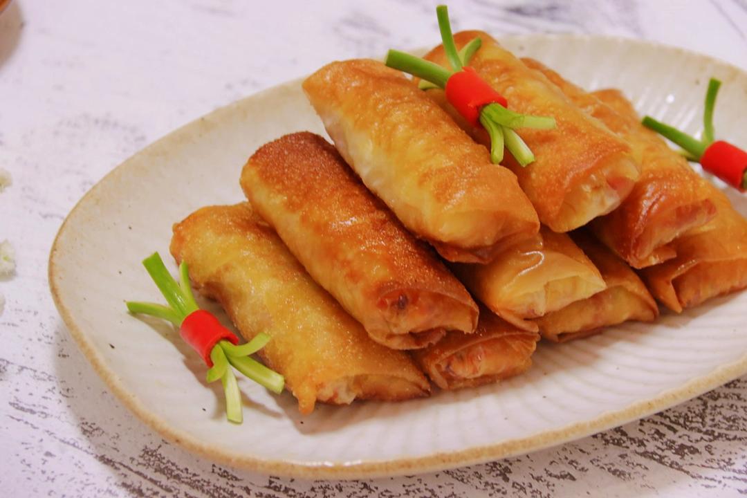 炮竹春卷送福年