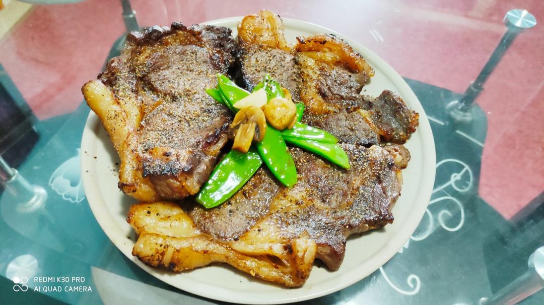 一定要这样煎牛排才鲜嫩多汁！煎牛排必收藏tips！