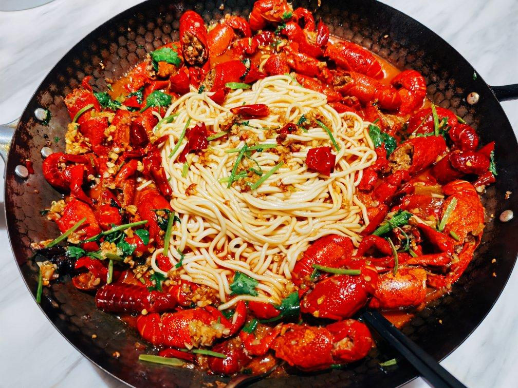 吮指咖喱蒜泥小龙虾