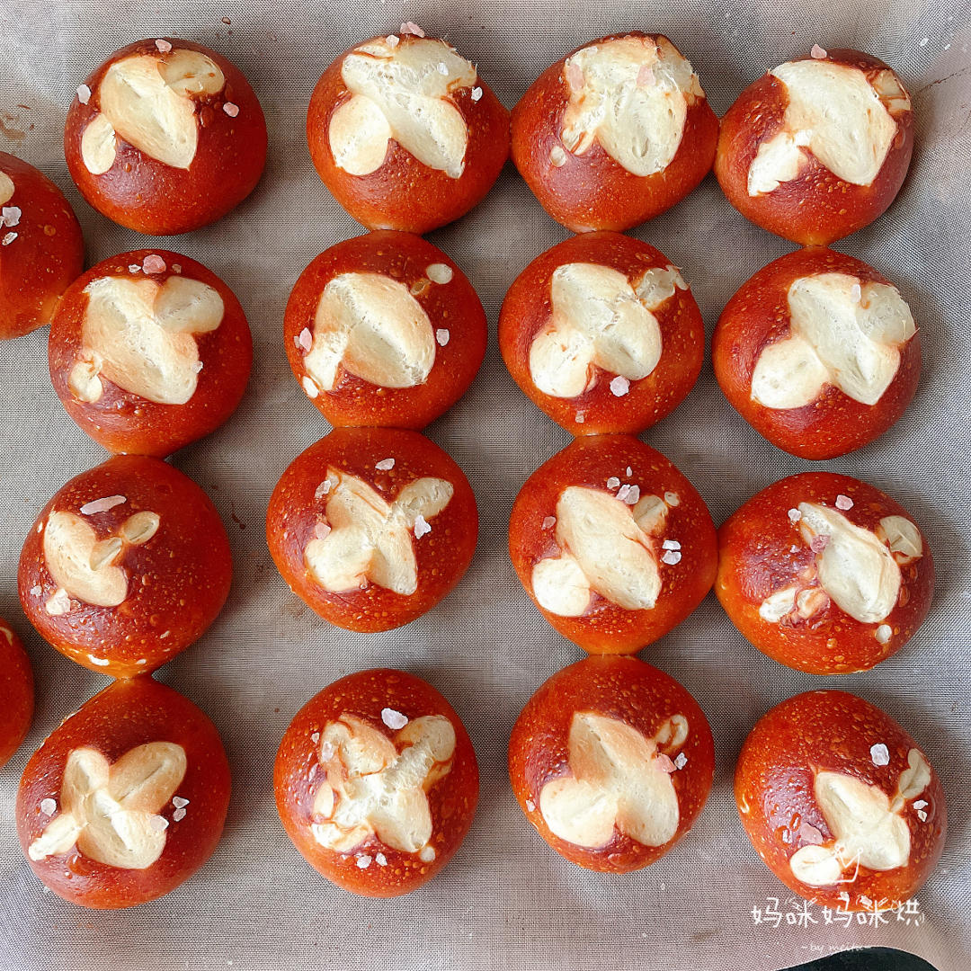 哈喽~面包你好！巴伐利亚碱水面包