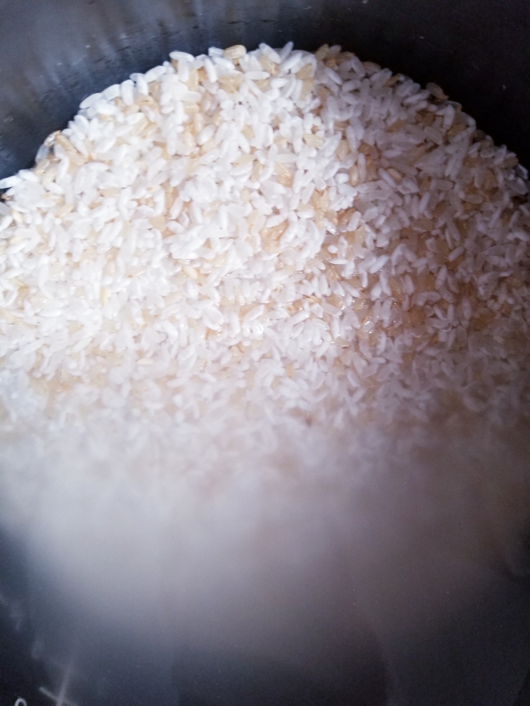 紫薯糙米饭的做法 步骤1