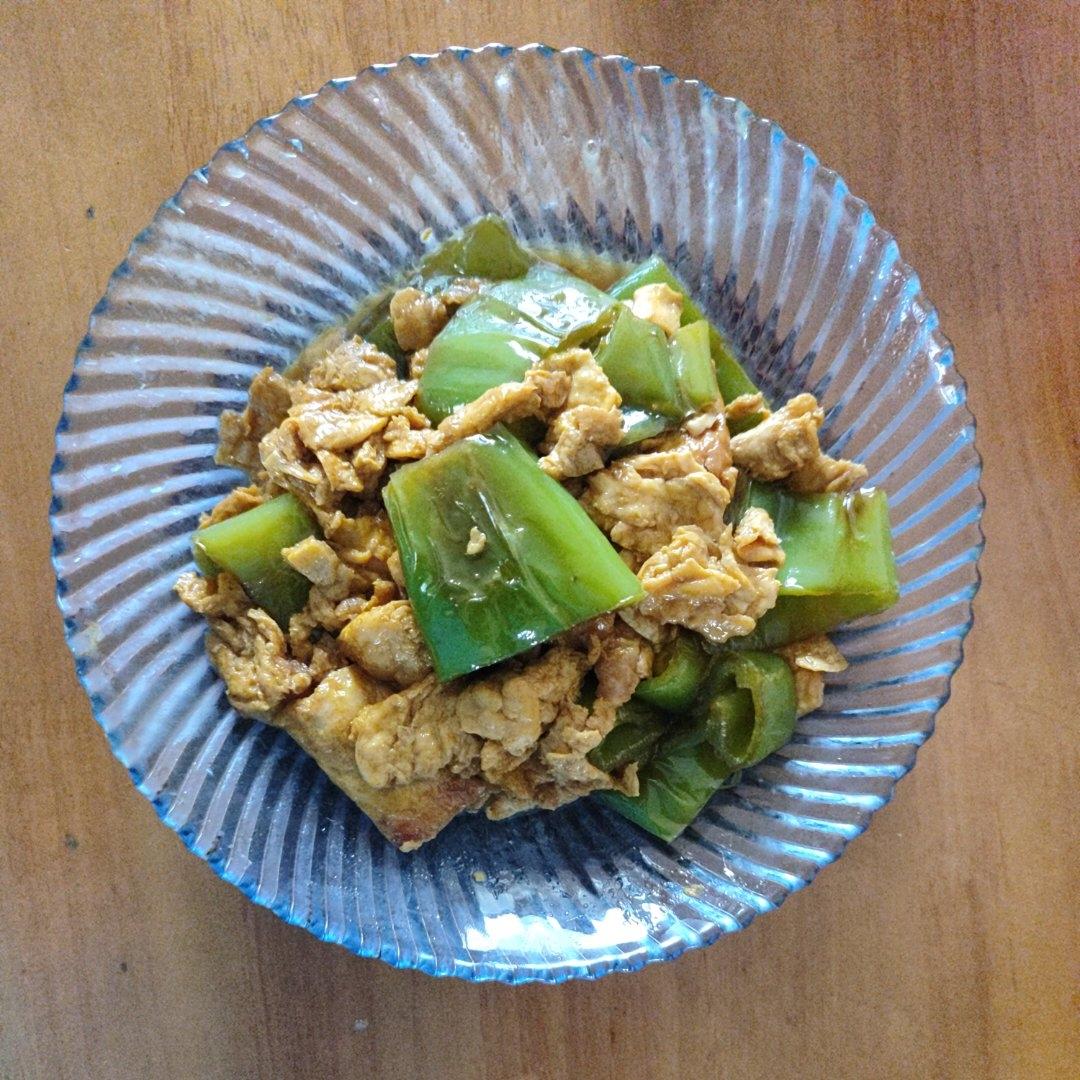 超级下饭的虎皮青椒炒鸡蛋！三碗饭都不够