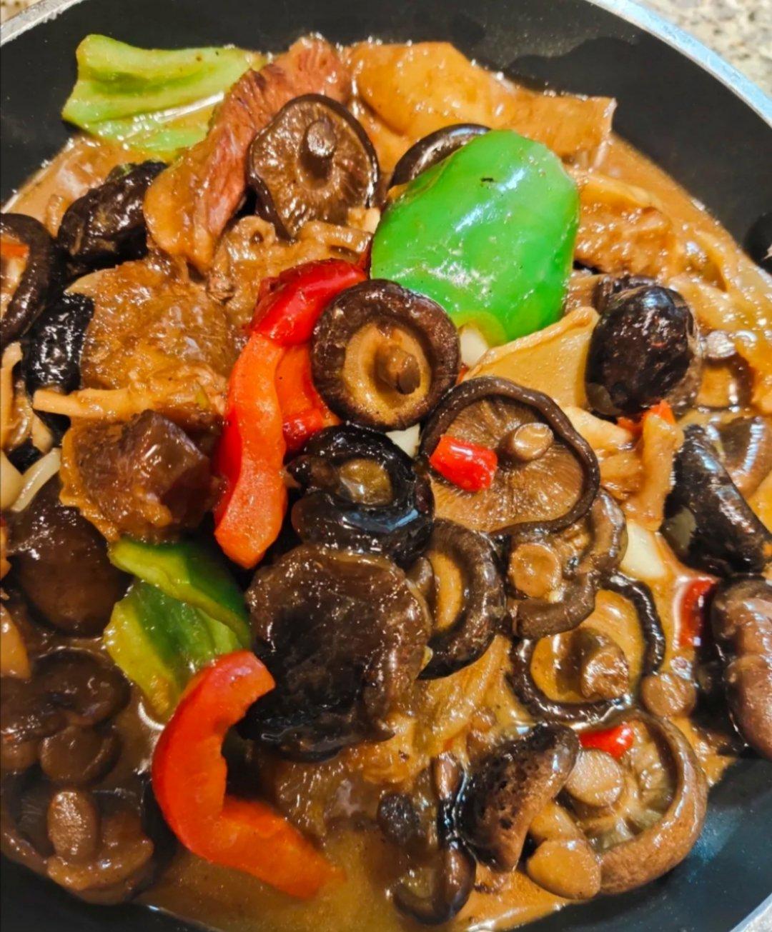 小鸡炖蘑菇