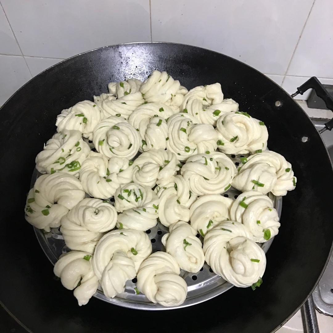 葱油花卷 Steamed Roll