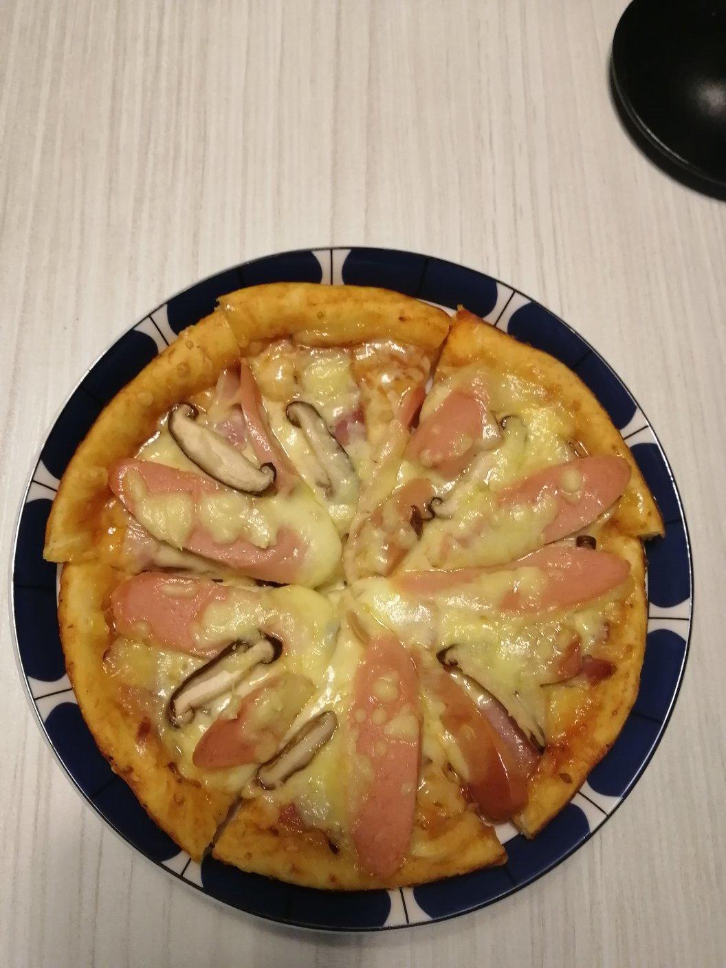 含宣软饼皮做法、自己在家也能做出馅料十足、超拉丝的美味诱人披萨