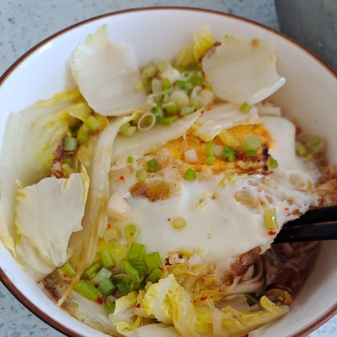 好简单的葱花面条，又鲜又香，早餐来一碗太舒服