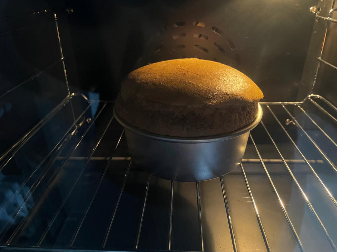 戚风蛋糕胚（含四寸、五寸、六寸、八寸、十寸戚风蛋糕配方）