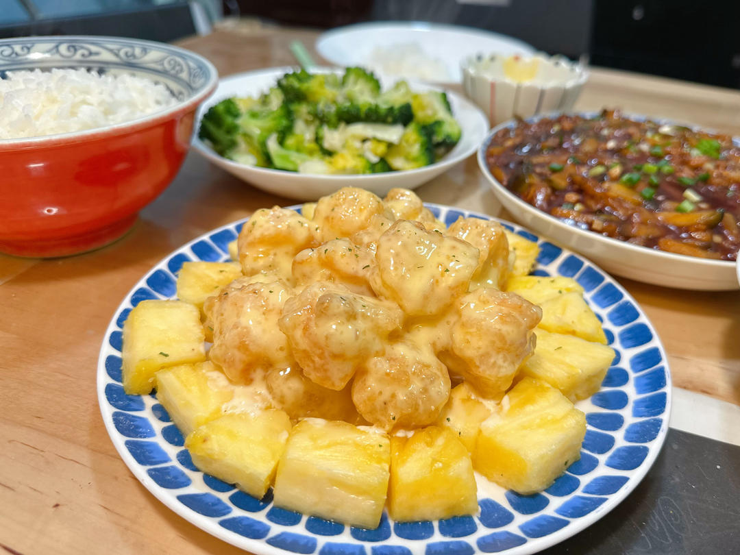 厨师长教你：“芥末虾球”的做法，酱汁香甜美味，虾肉紧实鲜嫩