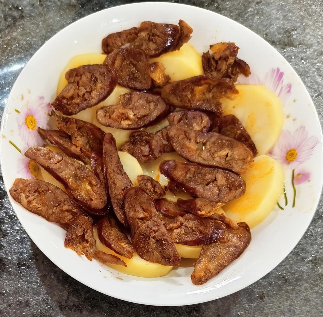 土豆蒸香肠