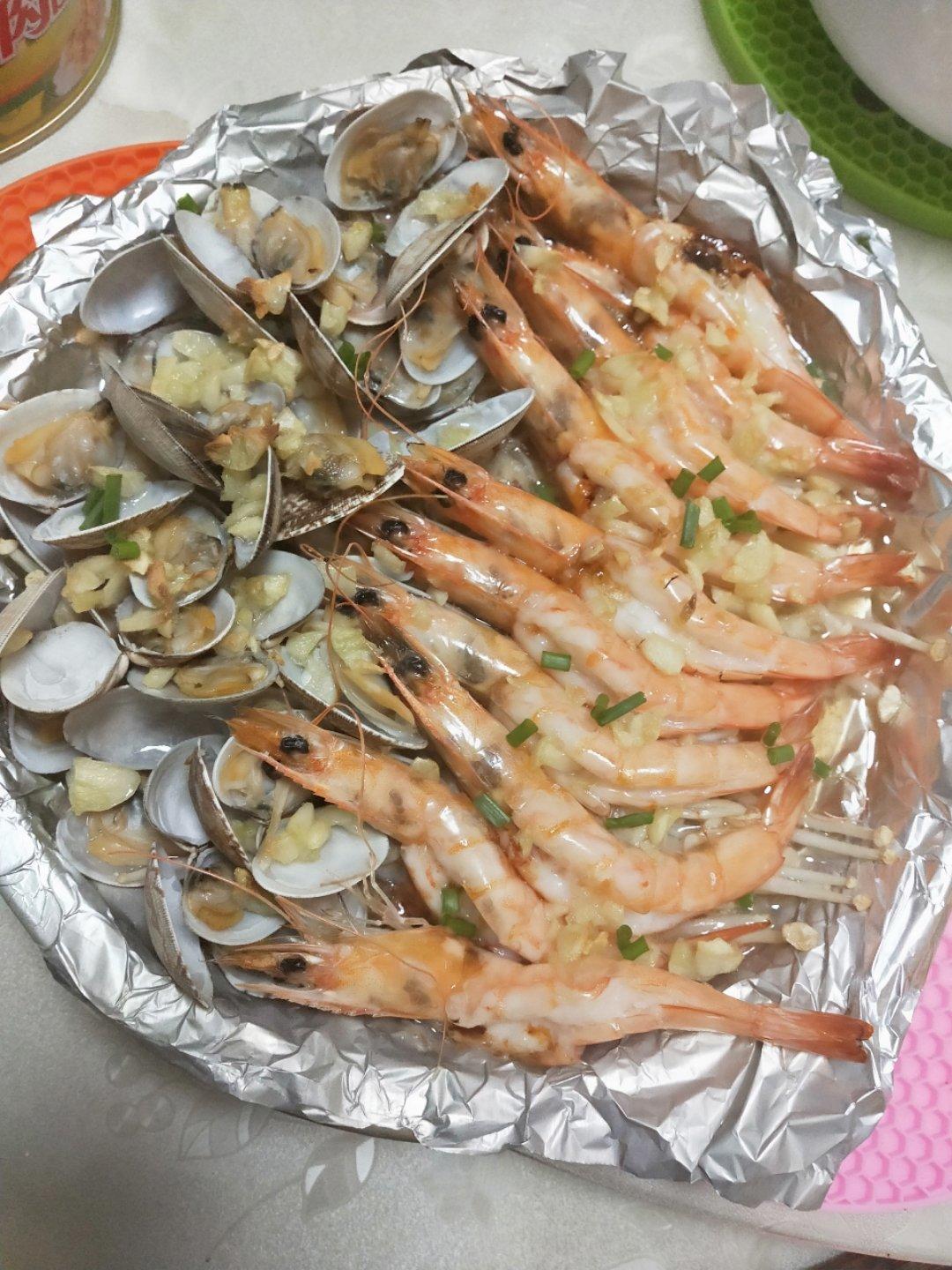 蒜蓉金针菇烤花蛤虾