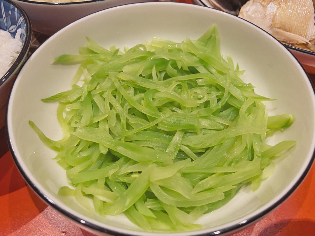 「超级好吃」的清炒莴笋丝