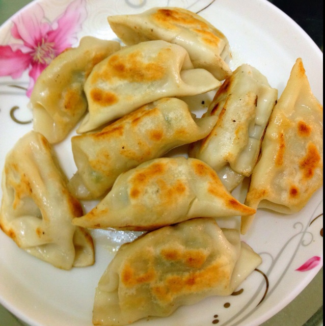 笑笑0做的煎饺子