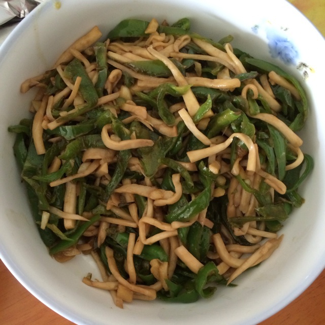 青椒素炒杏鲍菇