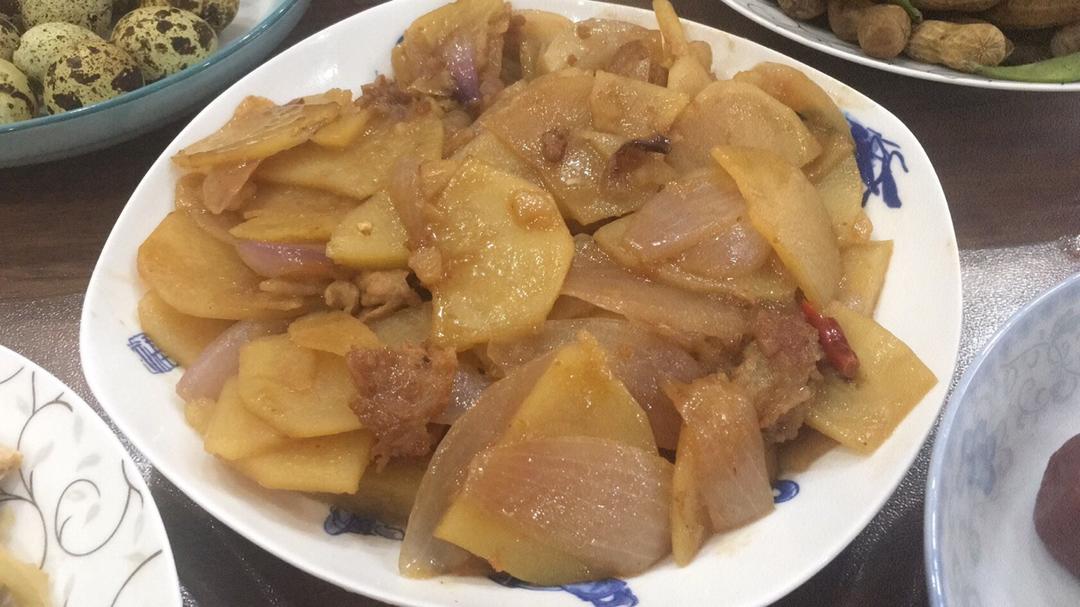 洋葱炒土豆