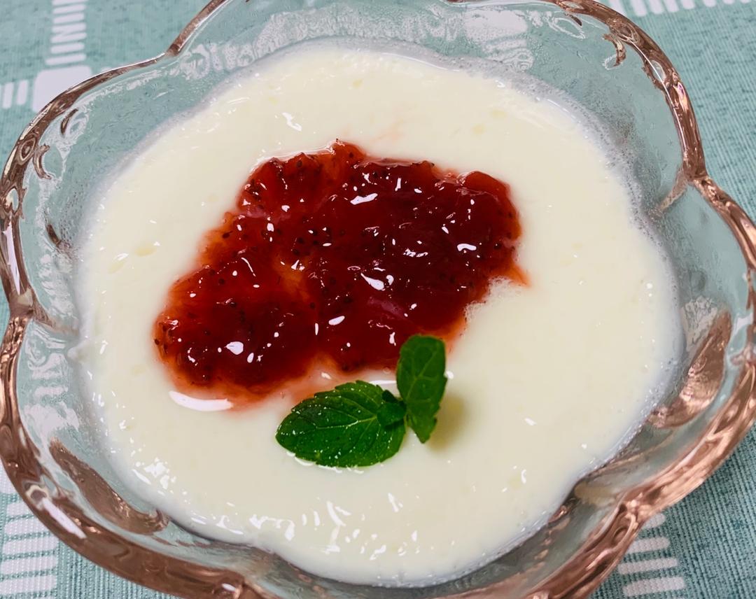 做过 消耗蛋白的好办法--懒人版双皮奶做法 加上自制的草莓