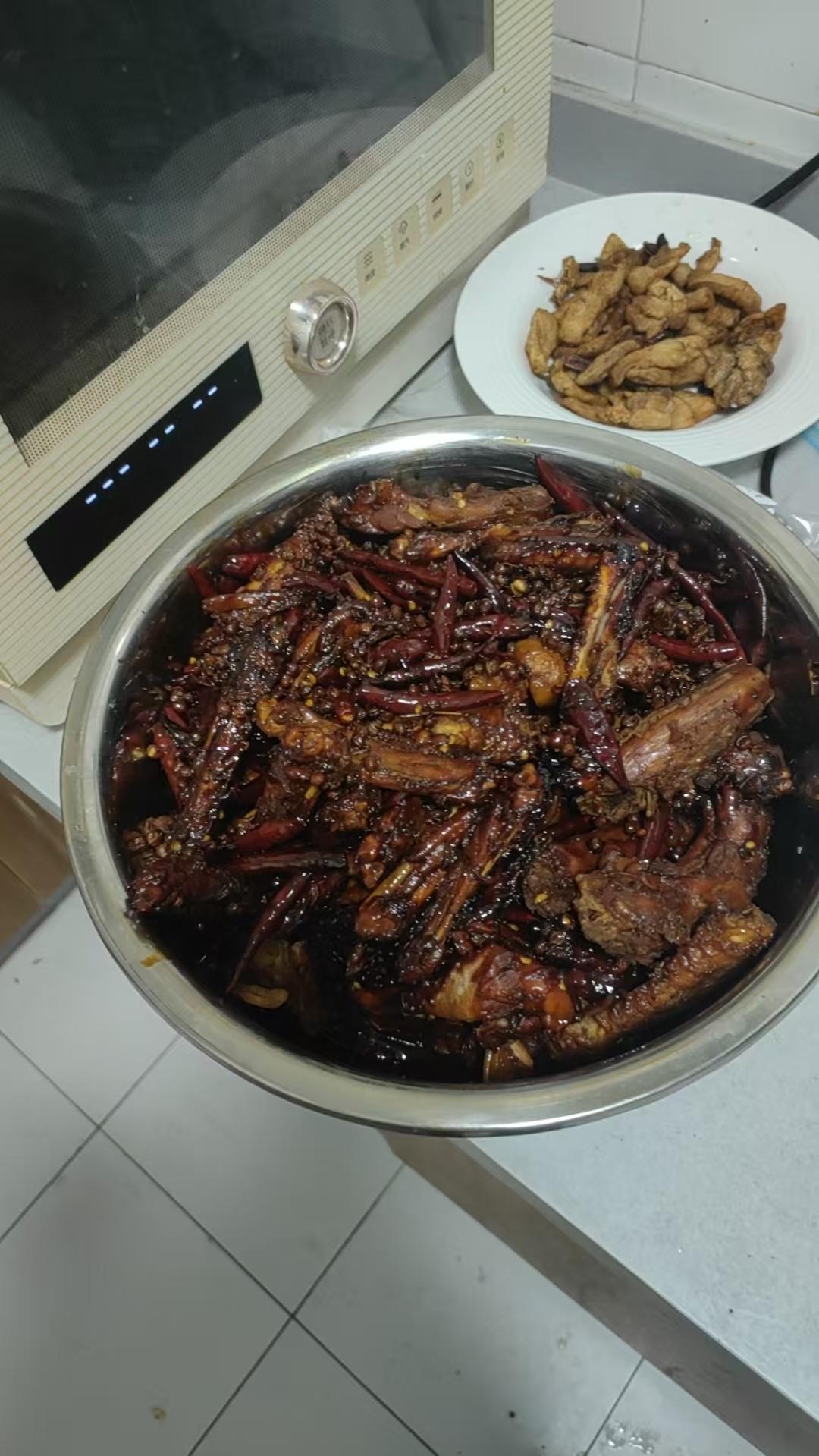 自制周黑鸭卤鸭翅鸭锁骨甜辣