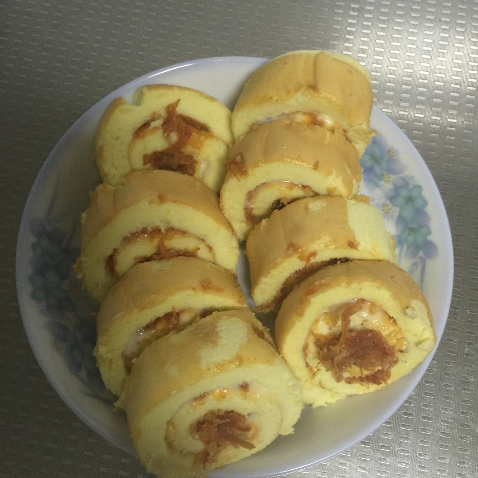 肉松戚风蛋糕卷