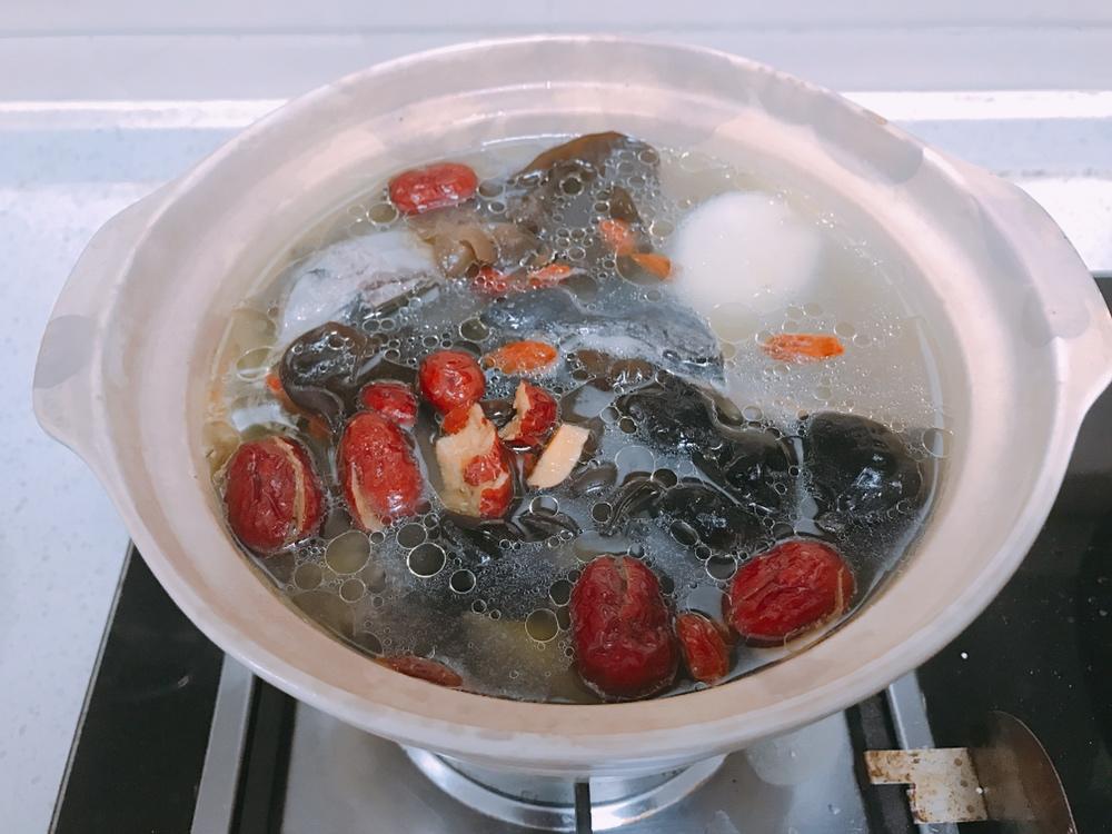 山药枸杞乌鸡汤