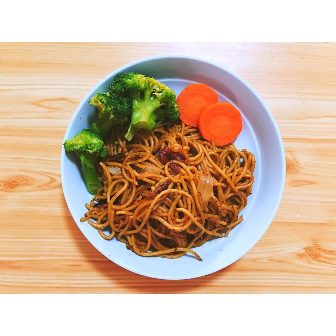 黑椒牛柳炒意面