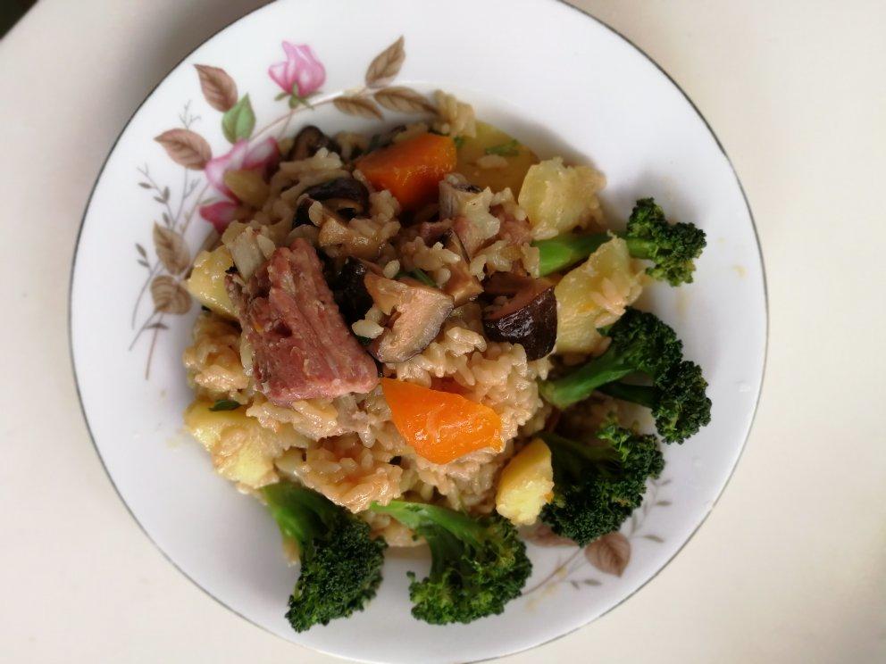 喷香排骨焖饭（爆好吃）