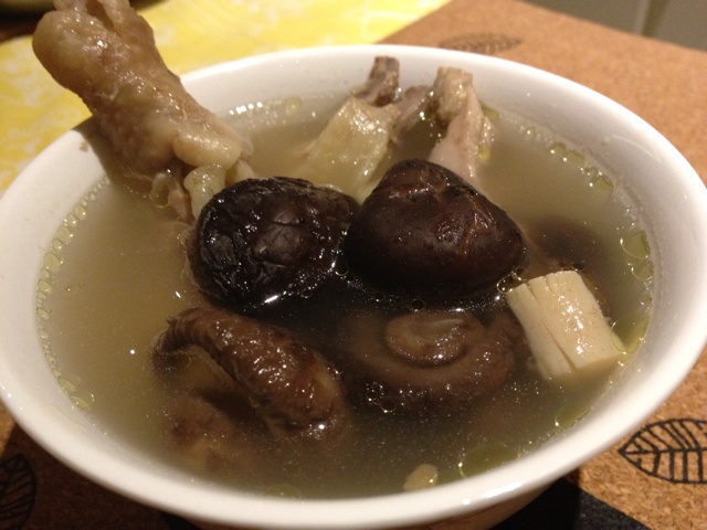 言糯做的败火先分清虚实干贝香菇鸡汤