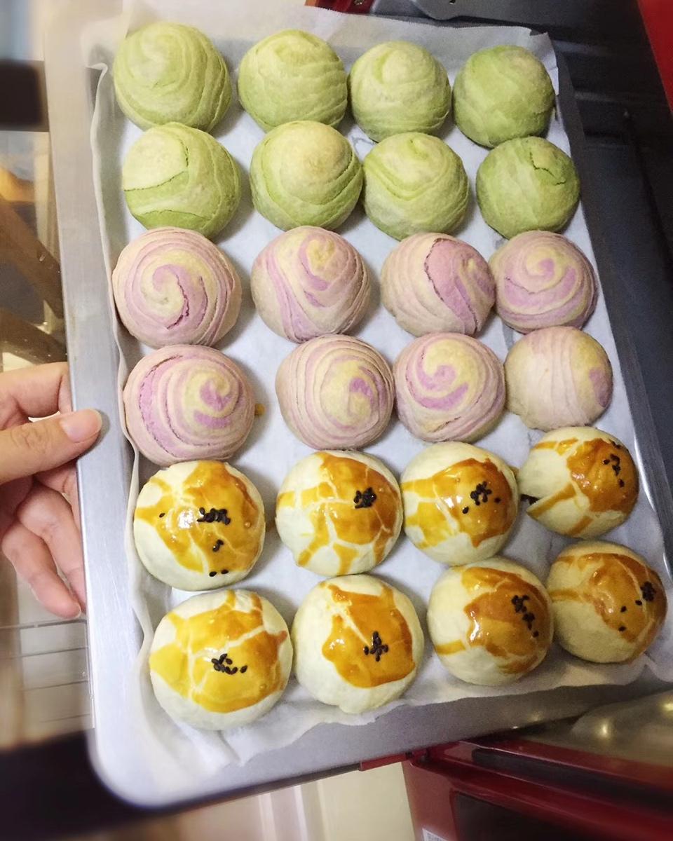 蛋黄酥~紫薯、抹茶、原味~花好月圆，中秋快乐~内附一次做六色蛋黄酥方法~