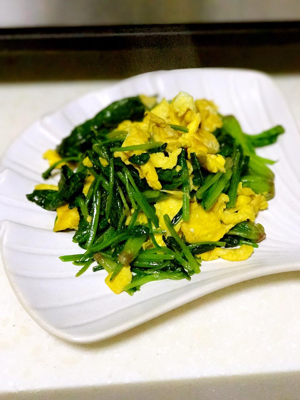 菠菜炒鸡蛋的做法