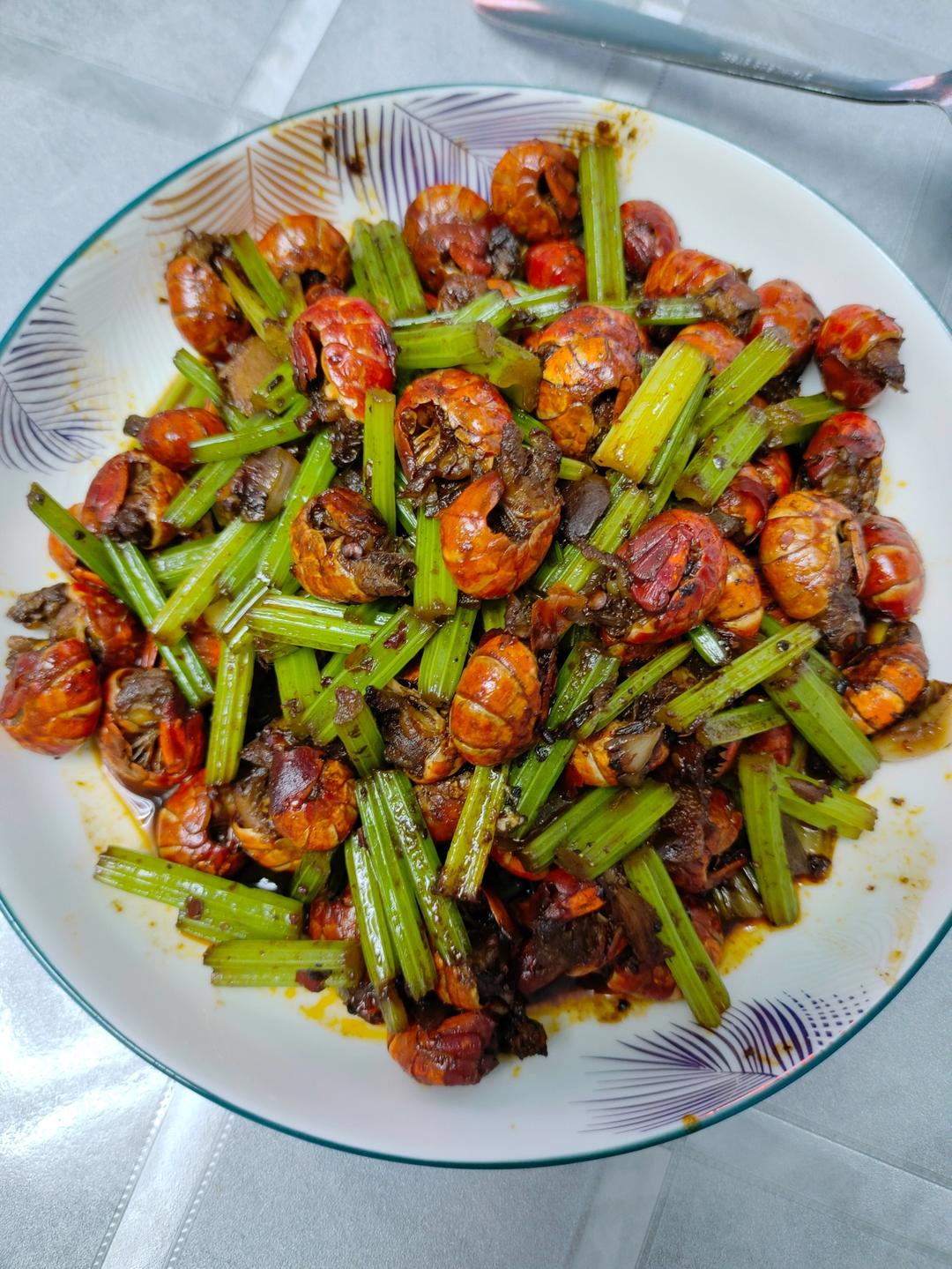 芹菜炒虾尾