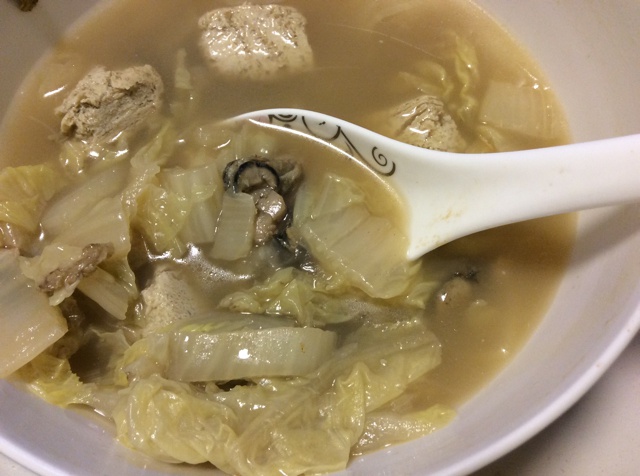 牡蛎豆腐白菜汤