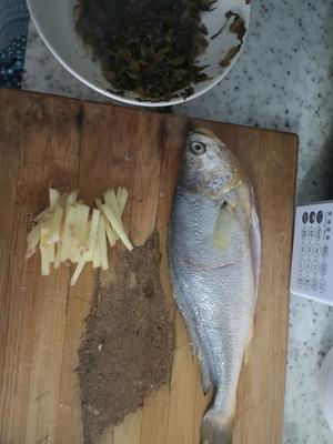 雪菜大黄鱼的做法 步骤1