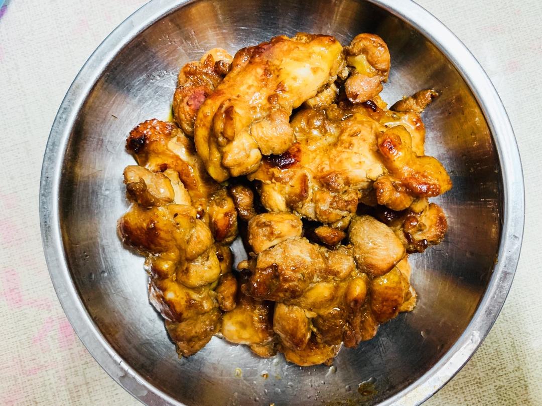 简单易做的香煎黑椒鸡排 柠檬鸡腿肉做法