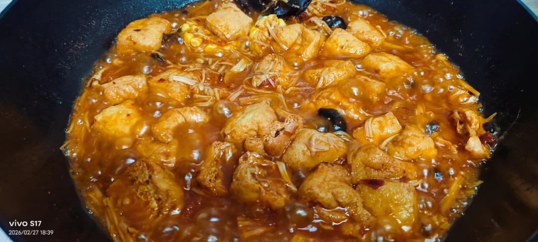 西红柿金针菇豆腐汤