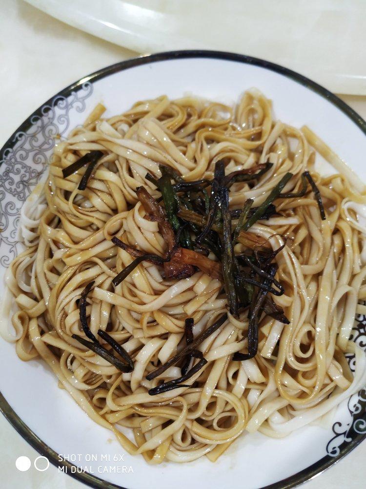 教你做香到舔盘子的灵魂葱油拌面🍜