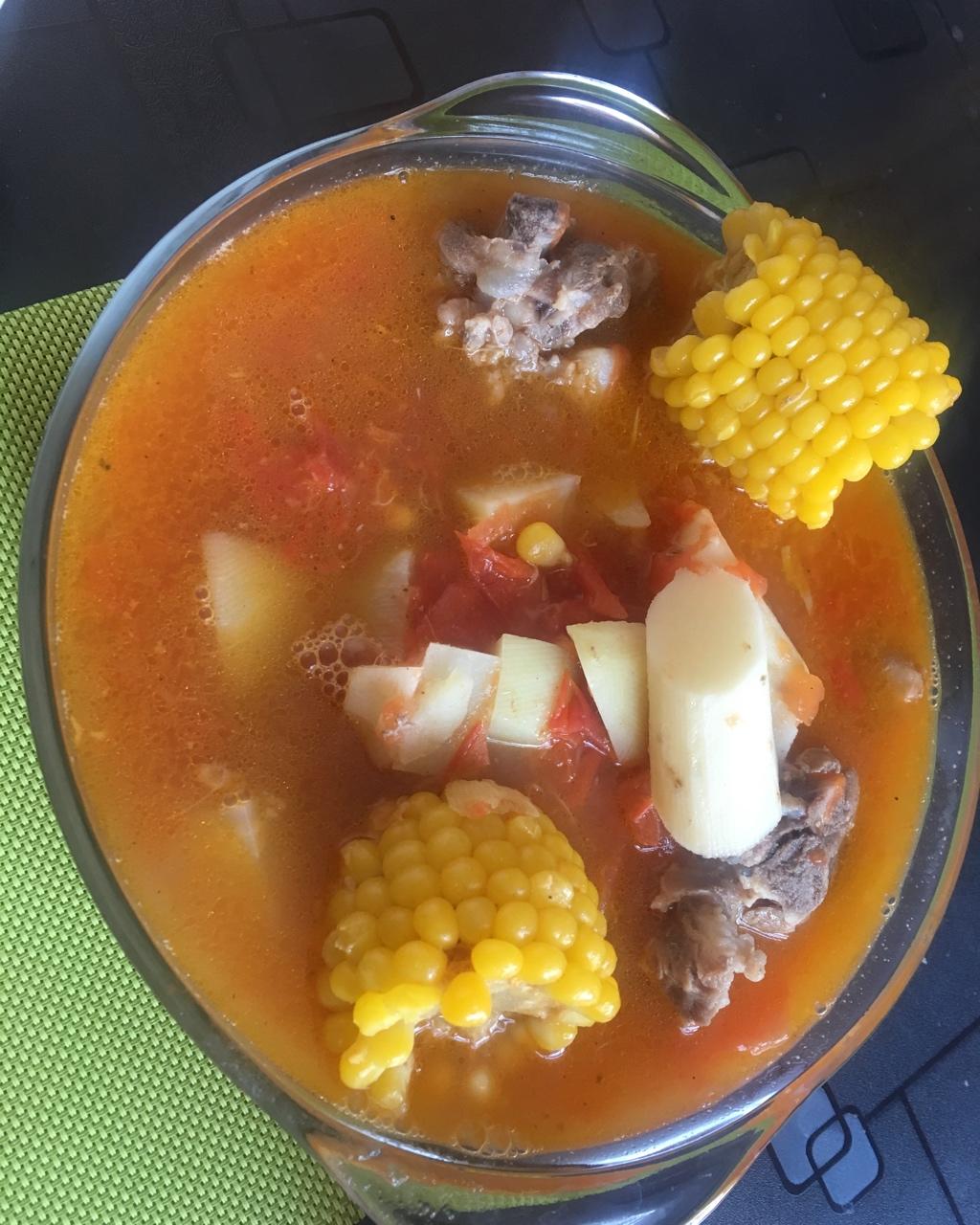 番茄土豆玉米排骨汤