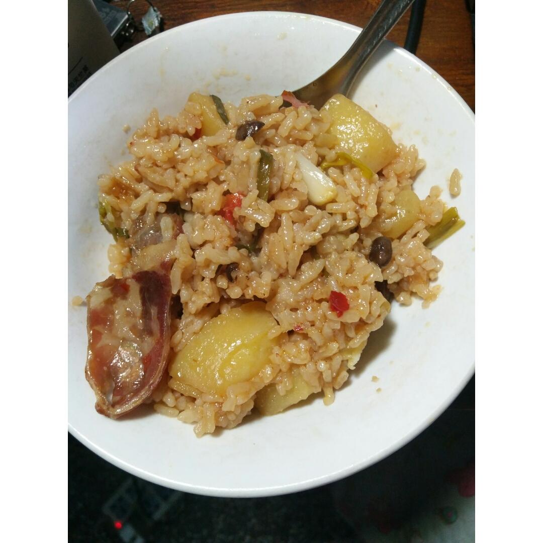 土豆焖饭（电饭锅版）
