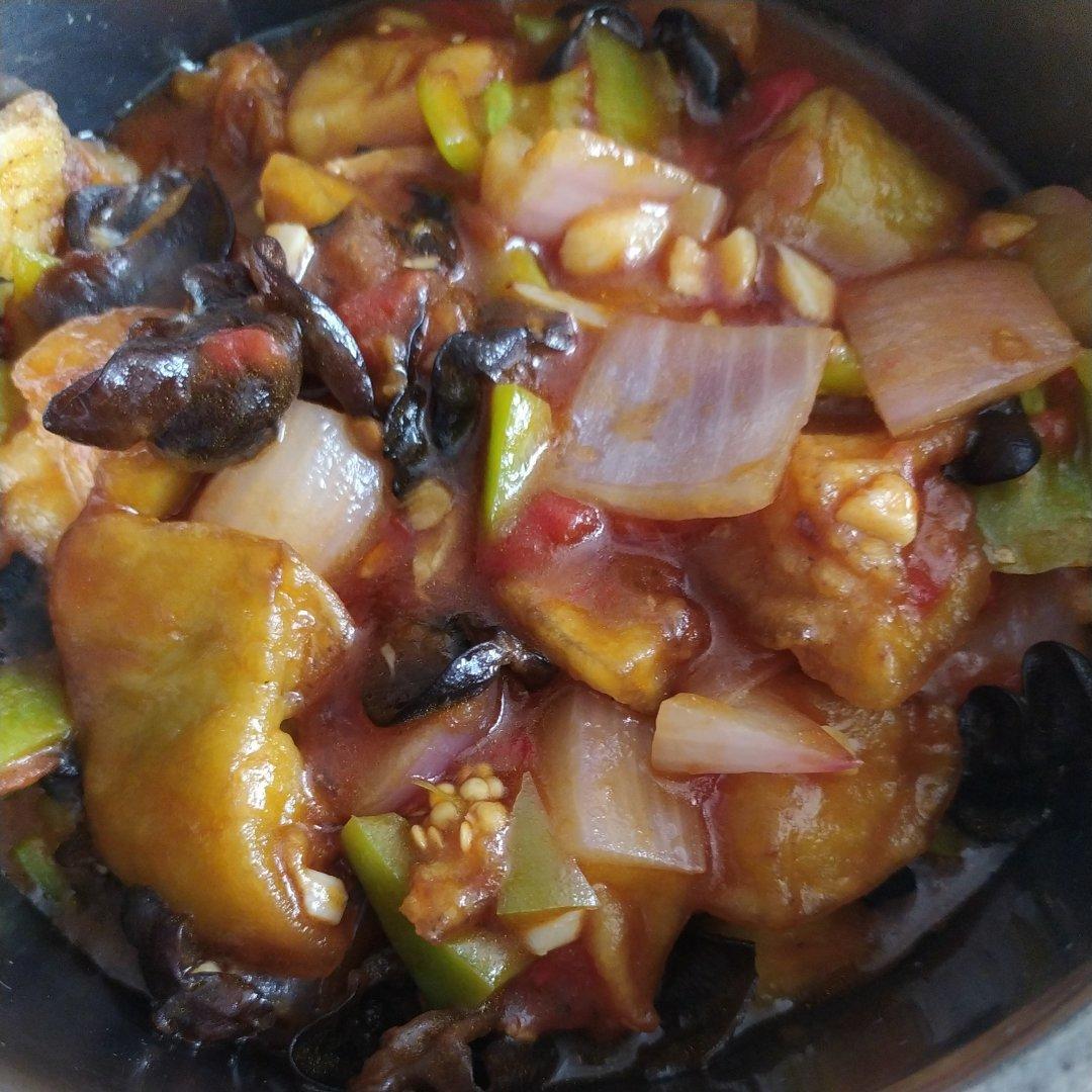 长茄子 , 番茄 , 尖椒 , 调味汁: , 生抽 , 醋 , 蚝油 , 番茄酱