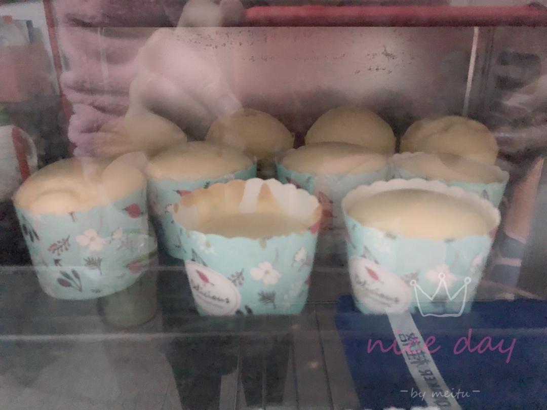 纸杯蛋糕（蔓越莓版可爱到爆）