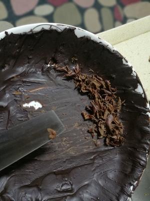 六寸黑森林裸蛋糕（巧克力海绵蛋糕搭巧克力香缇奶油）的做法 步骤13