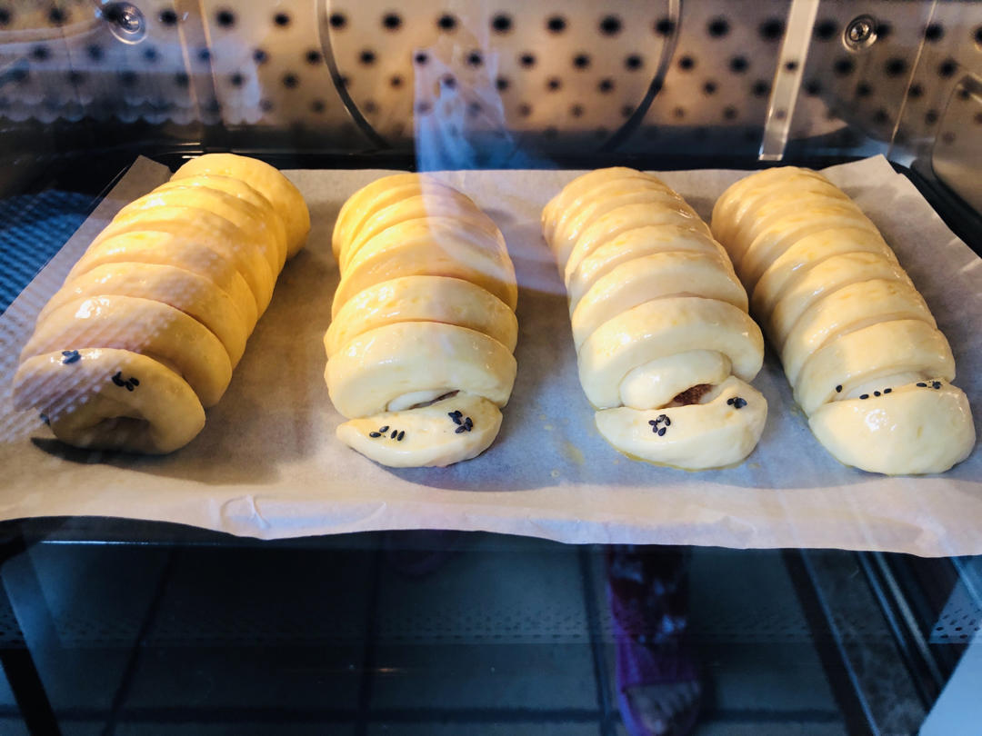 美味的毛毛虫面包