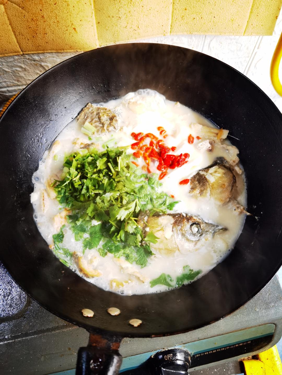 鱼头豆腐汤