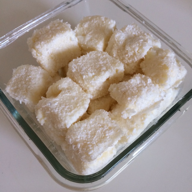 椰丝牛奶小方糕